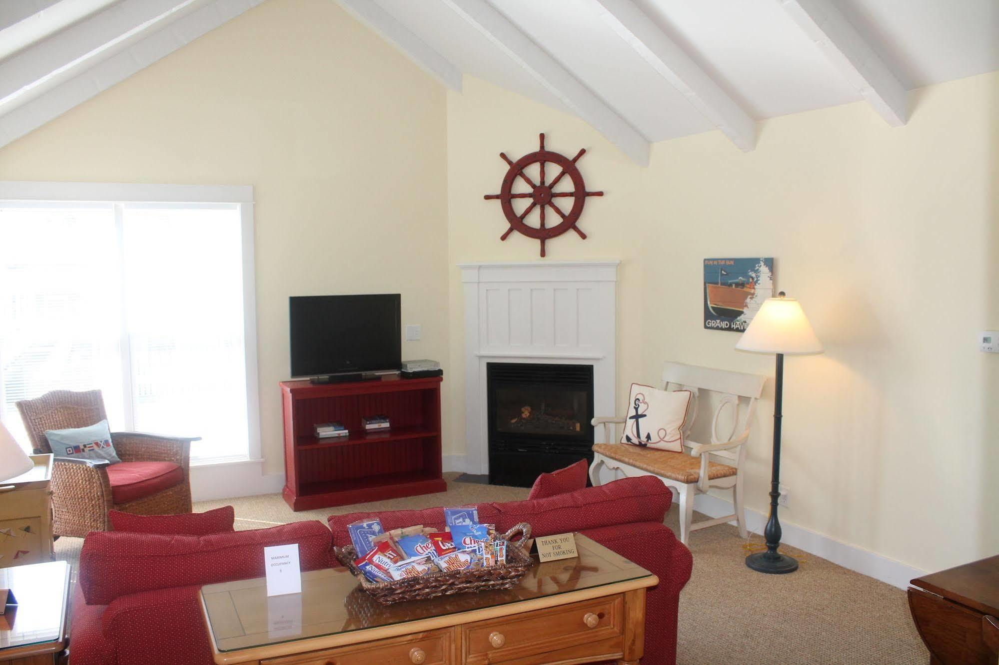 גרנד הייבן Captain'S Cottage Suites מראה חיצוני תמונה